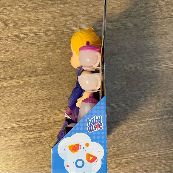 Baby Alive Tea n Sparkles Doll Color Changing Tea Set Blonde Hair - Picture 4 of 4